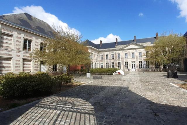 Les Appartements Fenelon Le Cateau-Cambresis Экстерьер фото